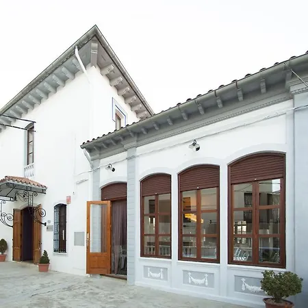 Hotel La Castellana - Y Desayuno 2*