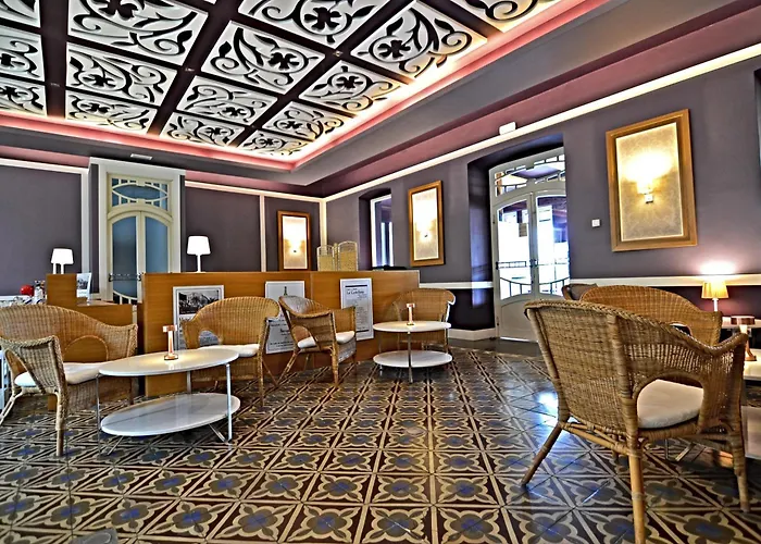 Hotel La Castellana - Y Desayuno Benassal